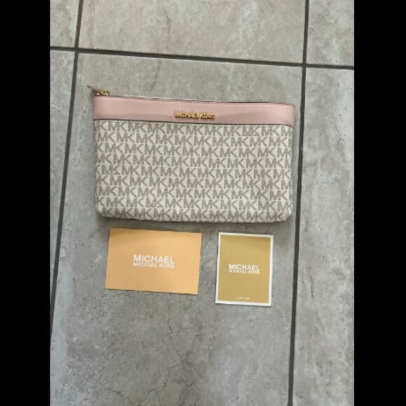 Michael Kors zipper Pouch - Picture 1 of 5